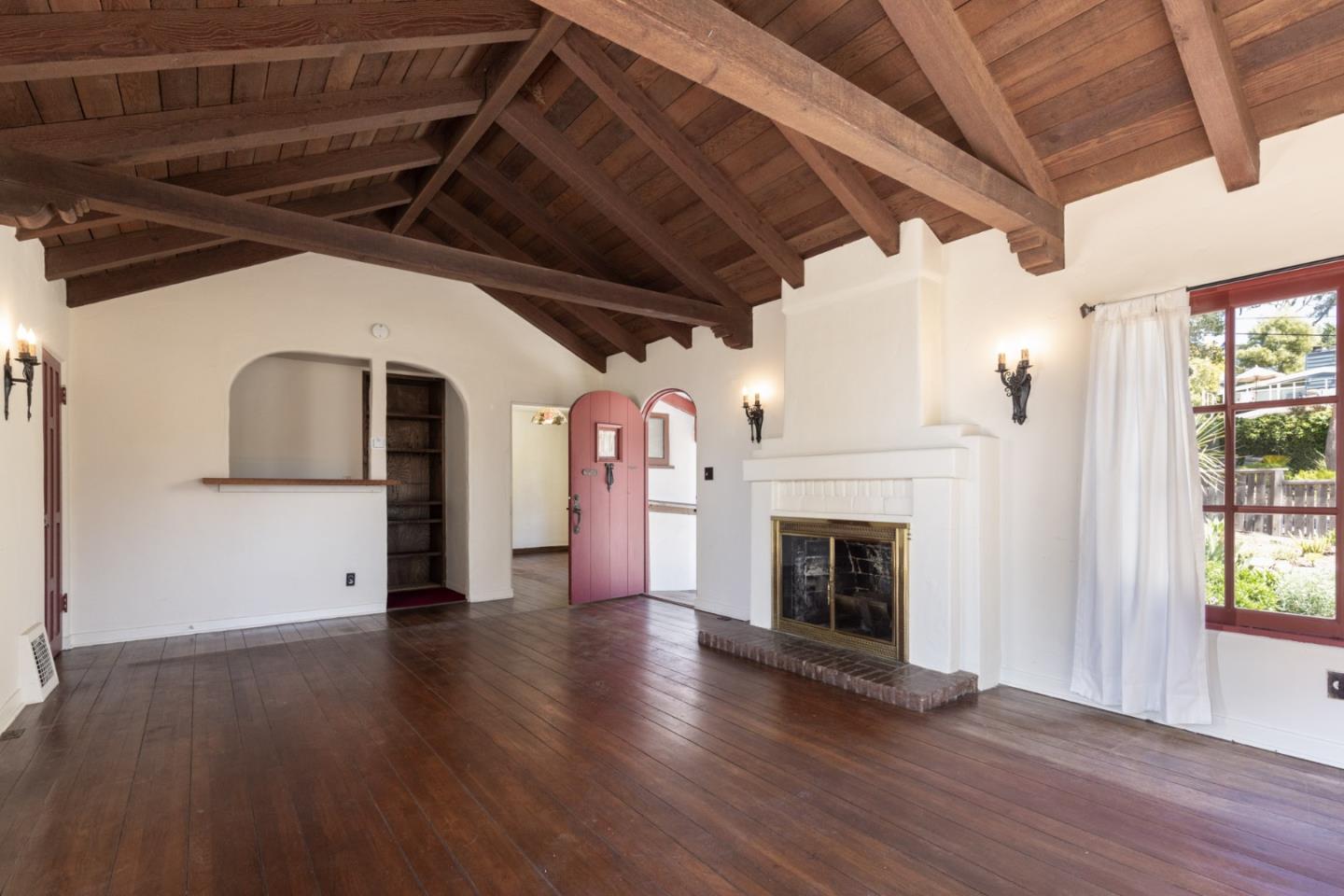 24742 San Carlos