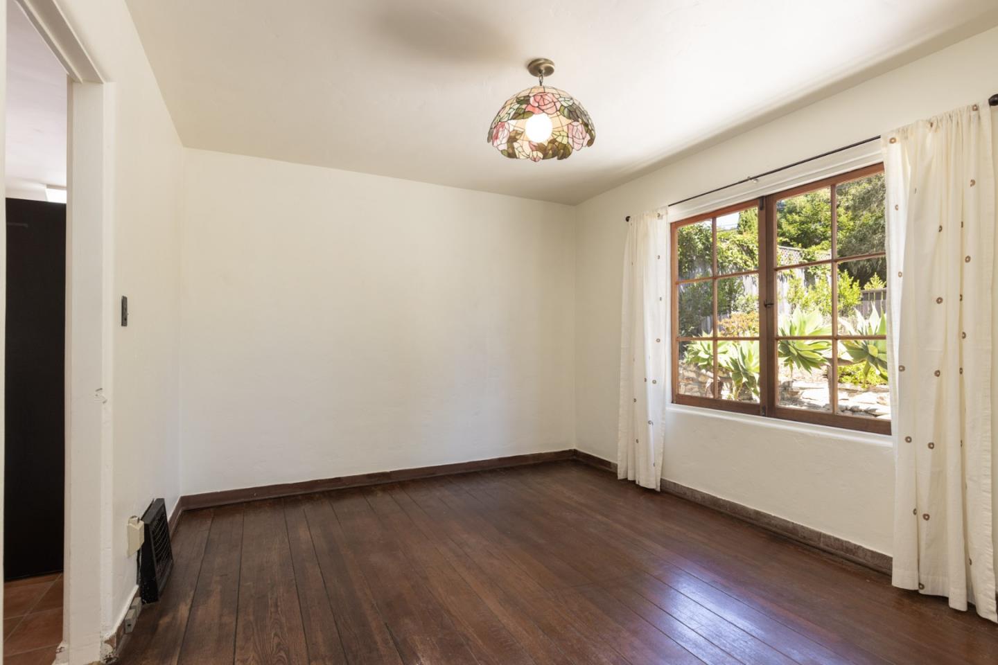 24742 San Carlos