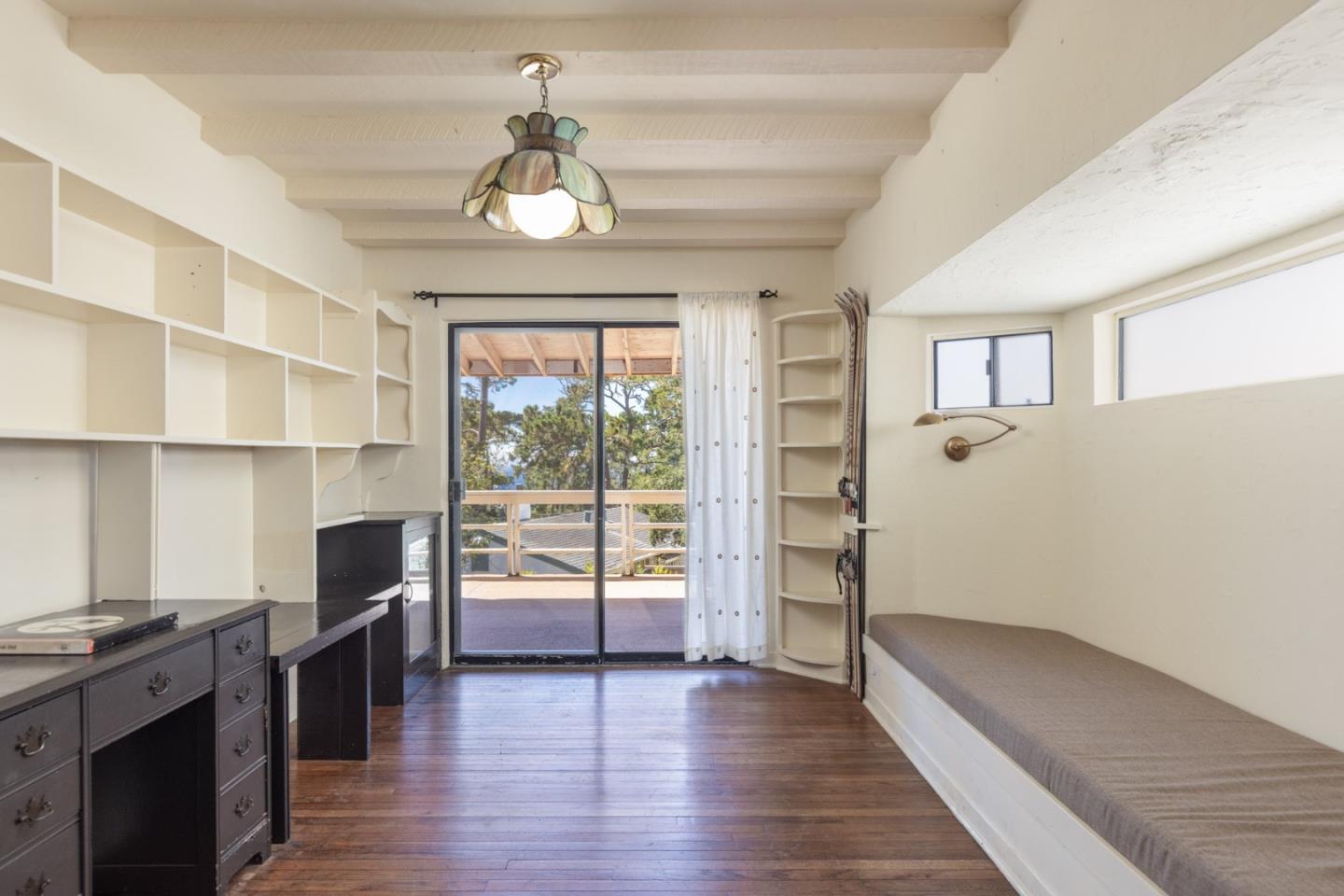 24742 San Carlos