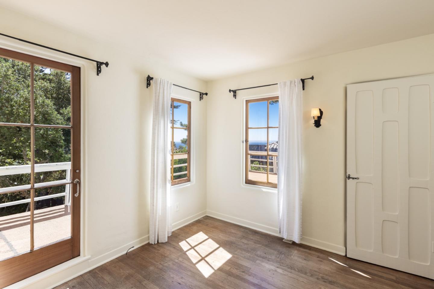 24742 San Carlos