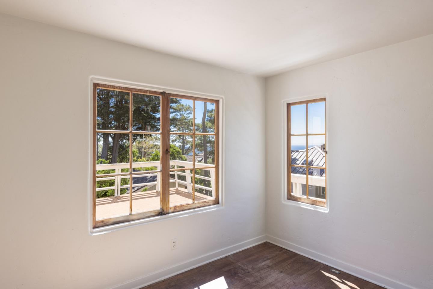 24742 San Carlos