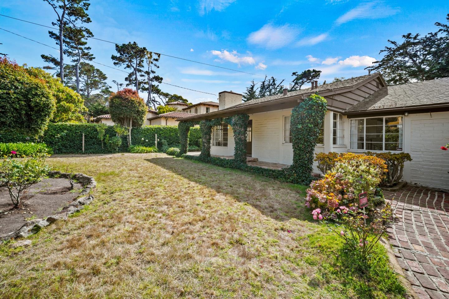 2975 Cormorant Road