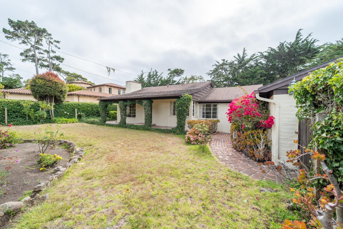 2975 Cormorant Road