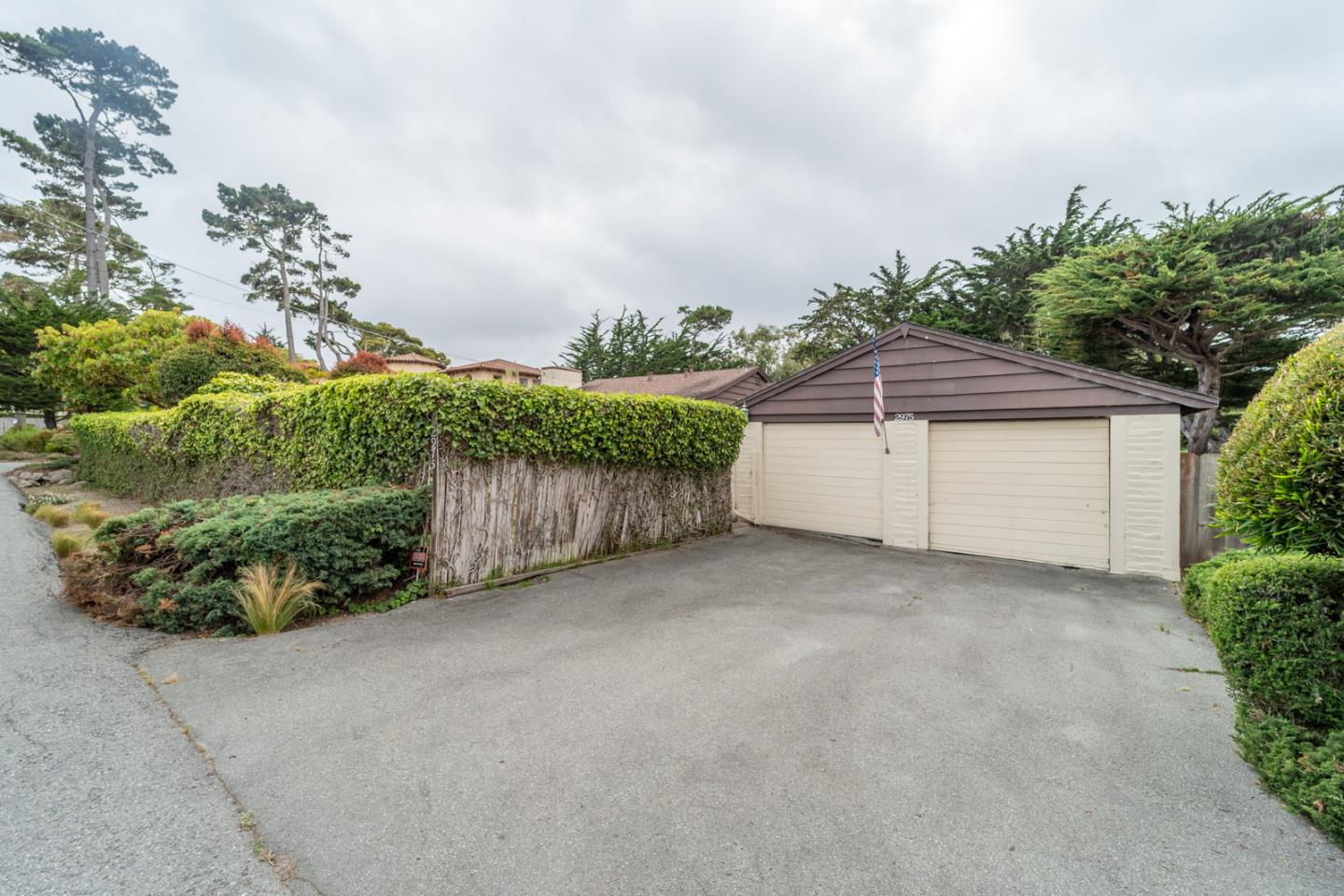 2975 Cormorant Road