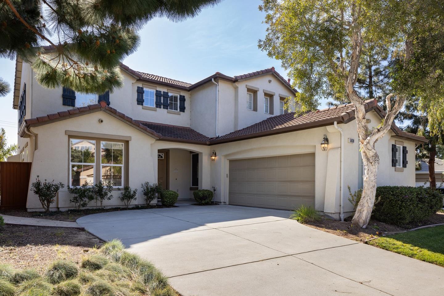 5030 Peninsula Point Drive