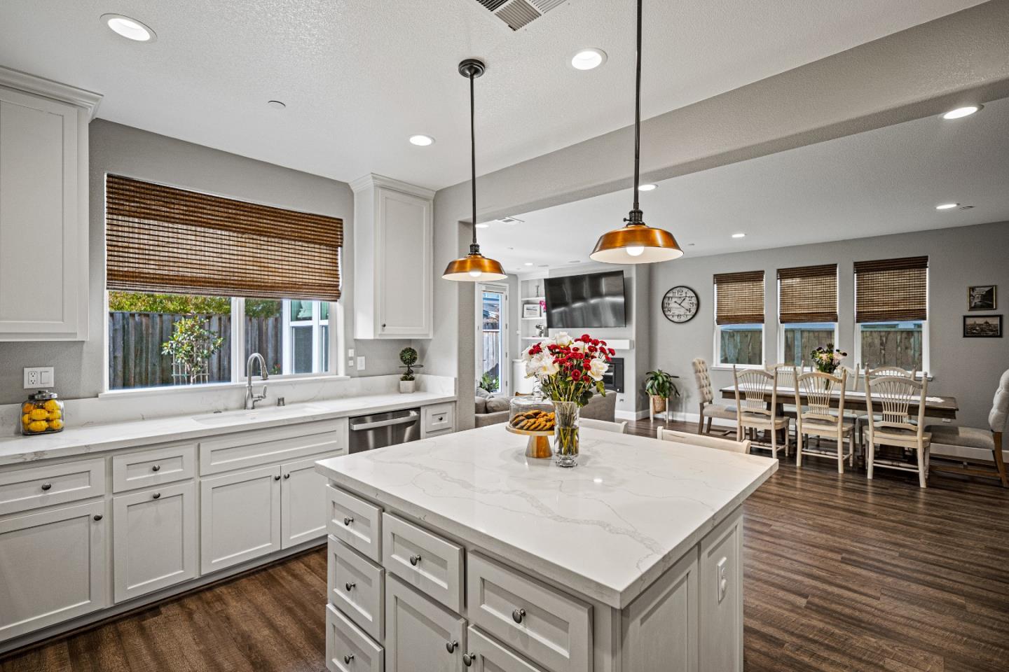 2759 Moonshell LN