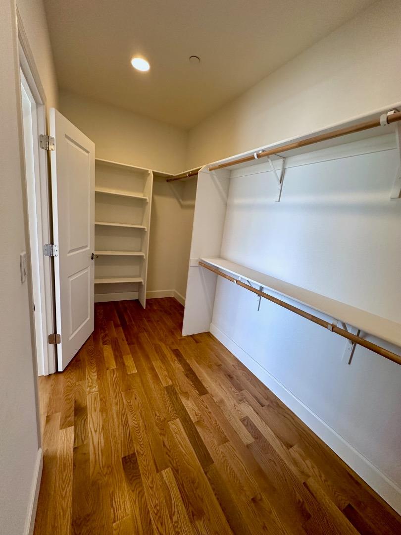 220 9th ST