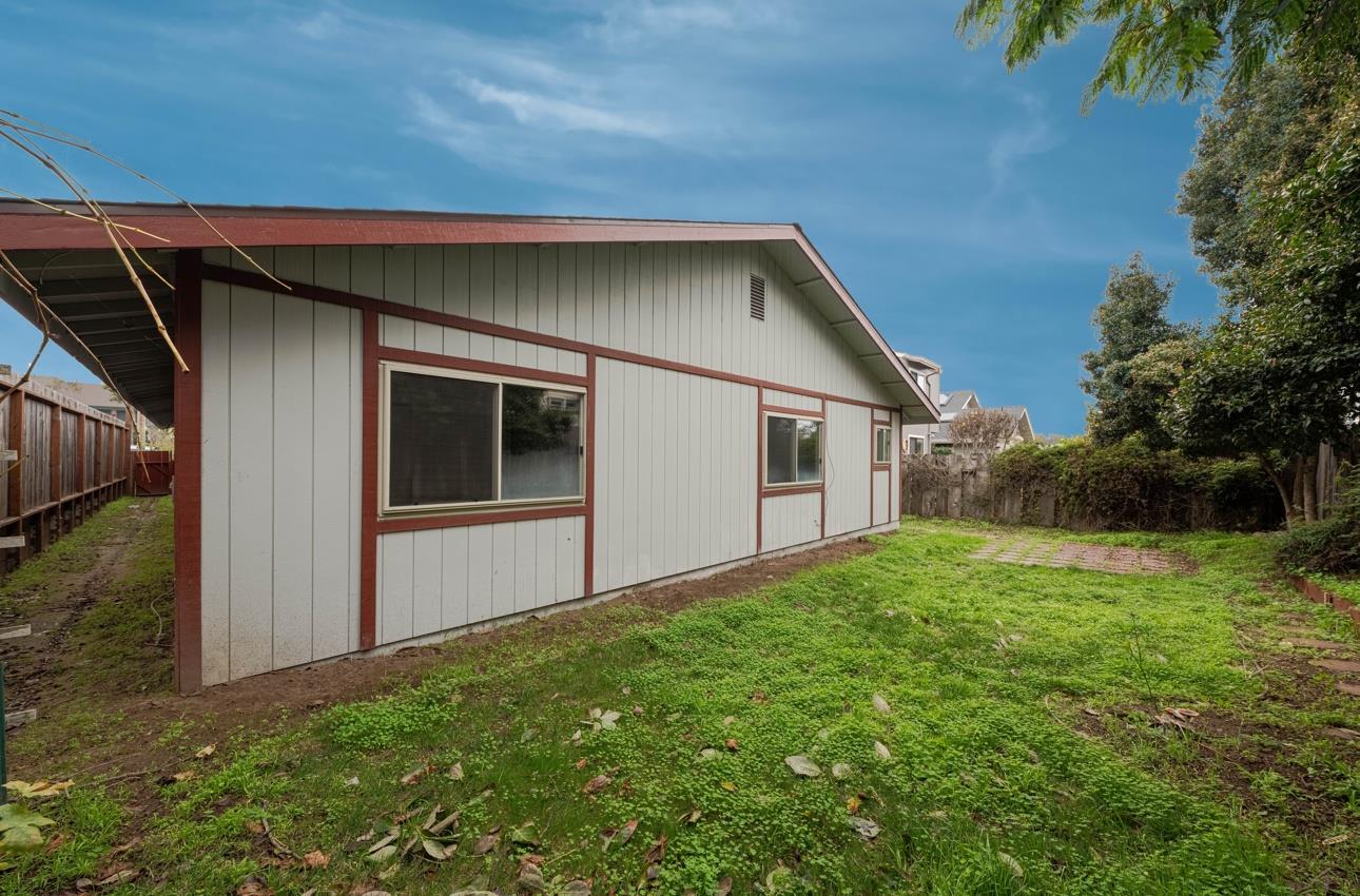 437 Alcalde AVE
