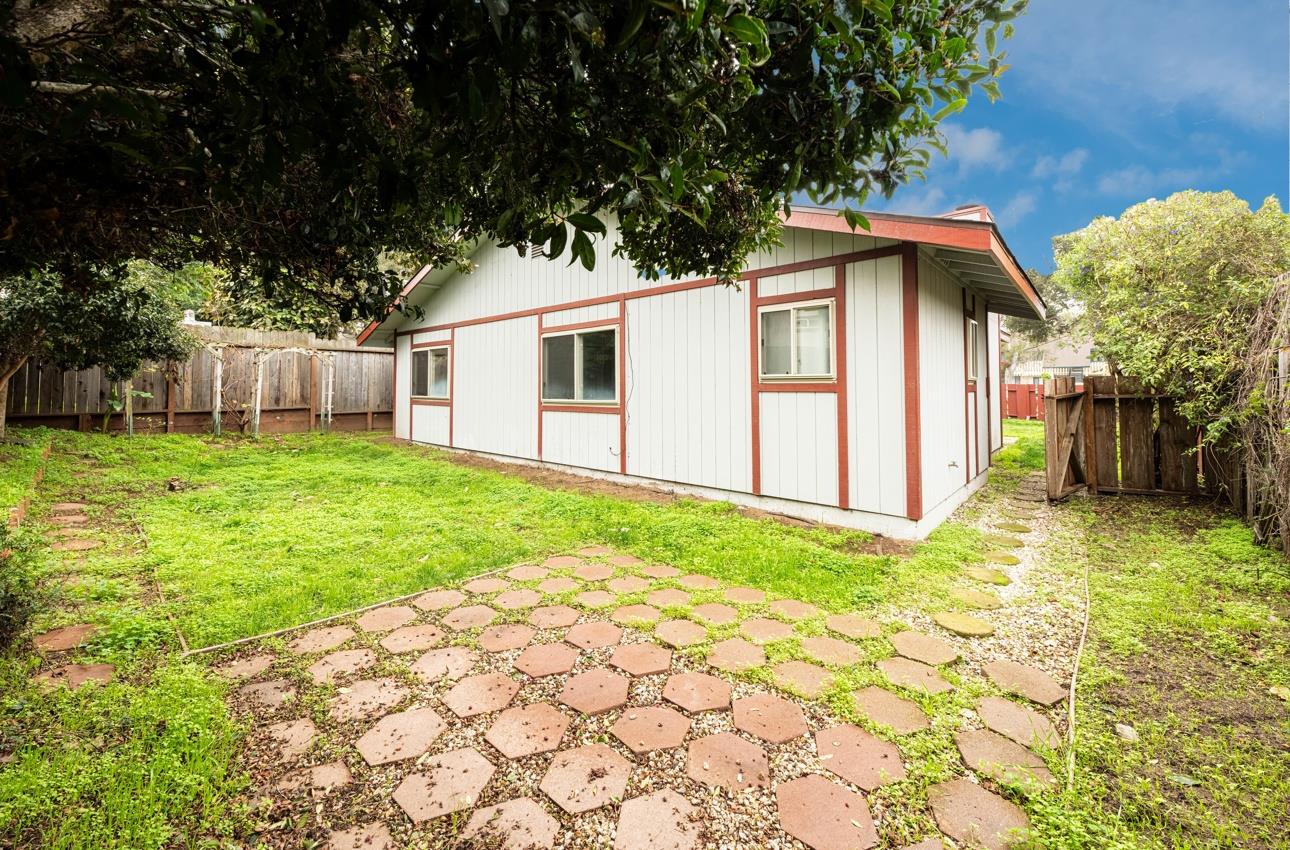 437 Alcalde AVE