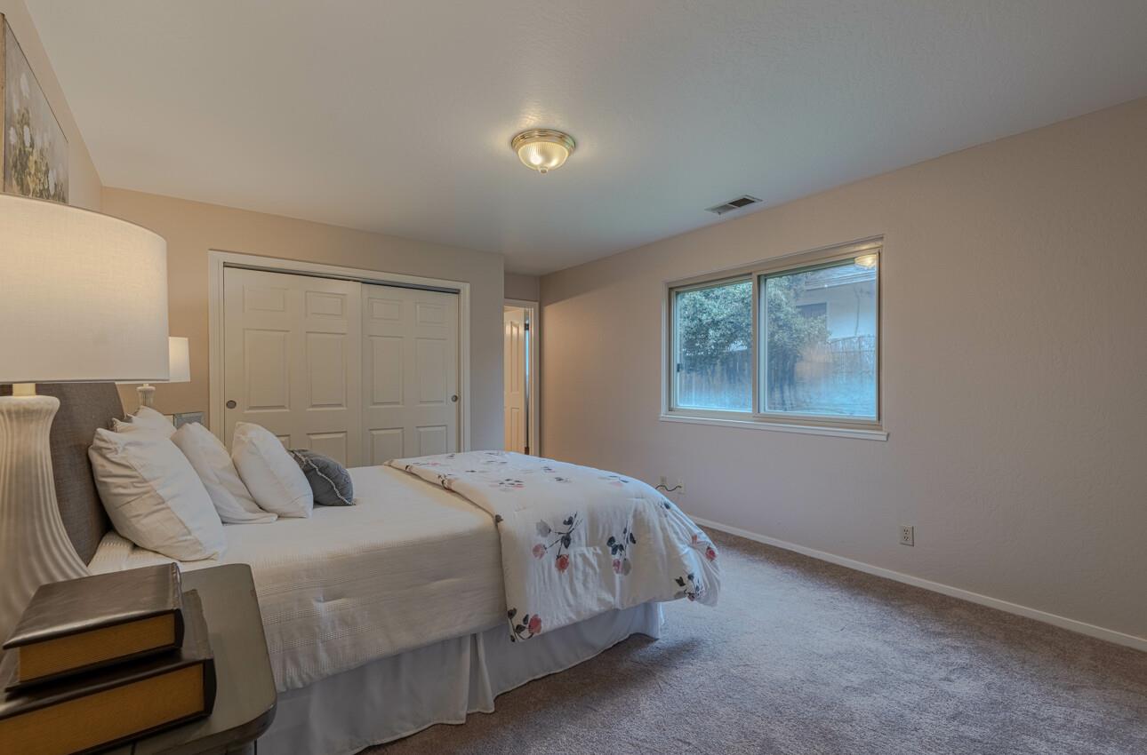 437 Alcalde AVE