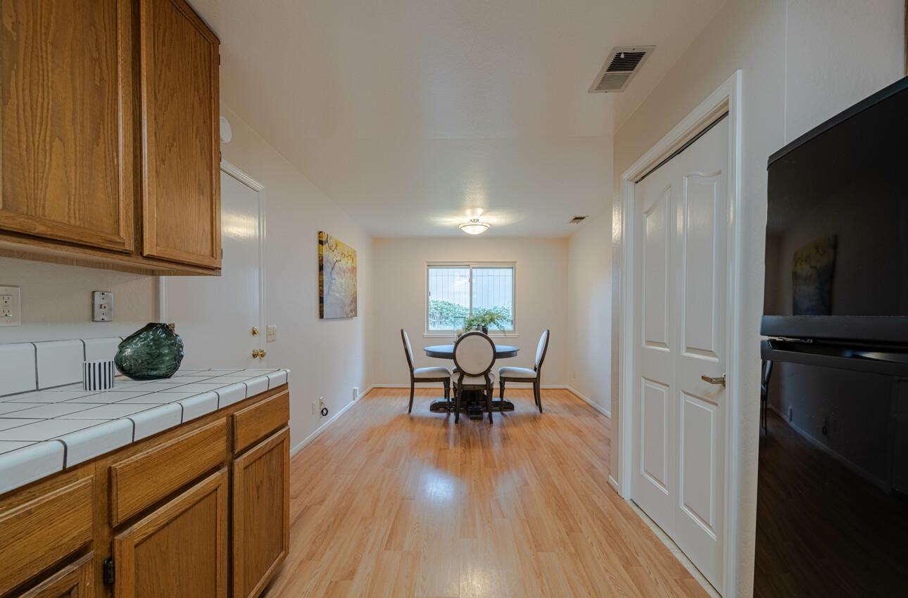 437 Alcalde AVE