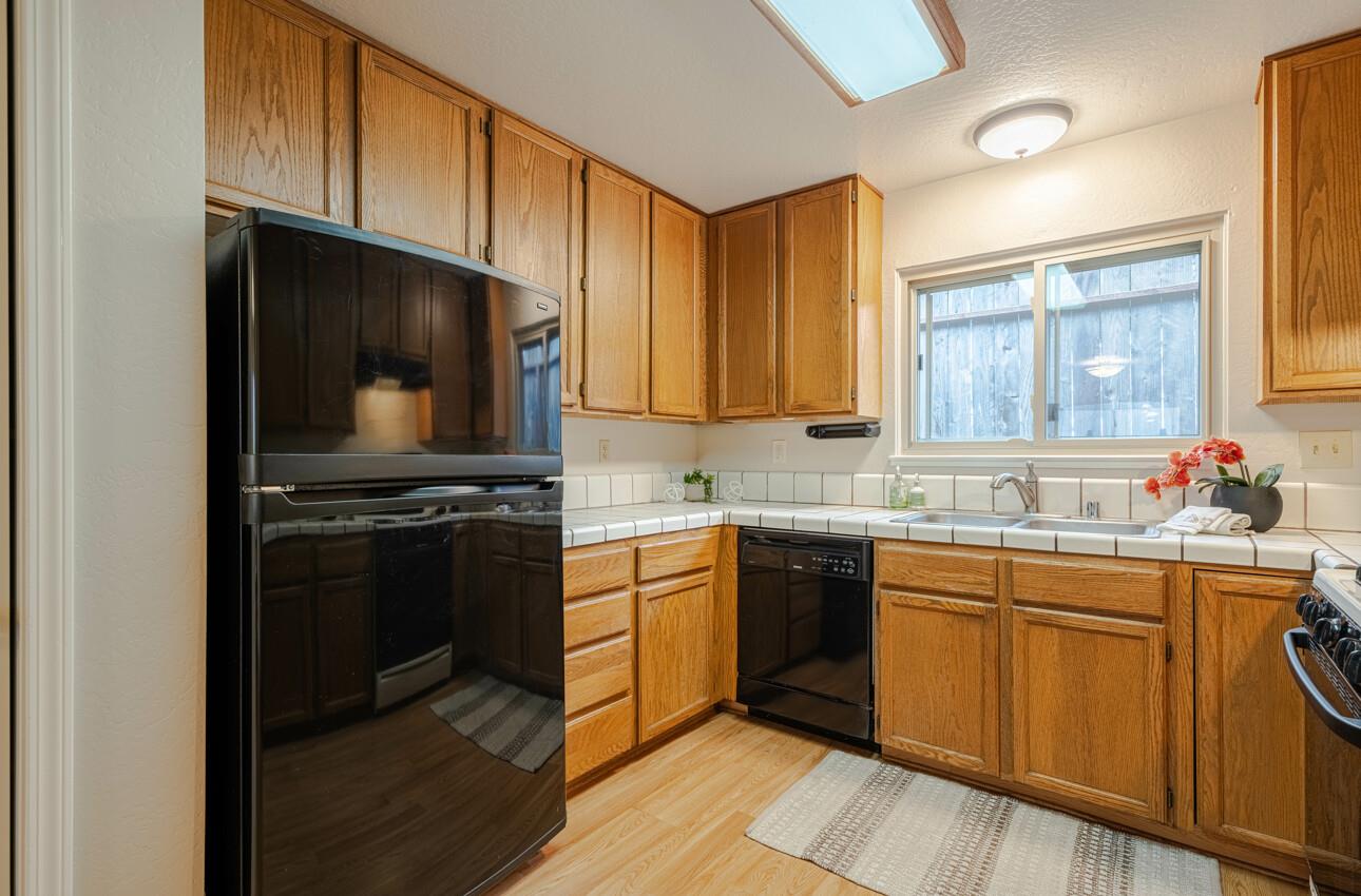 437 Alcalde AVE