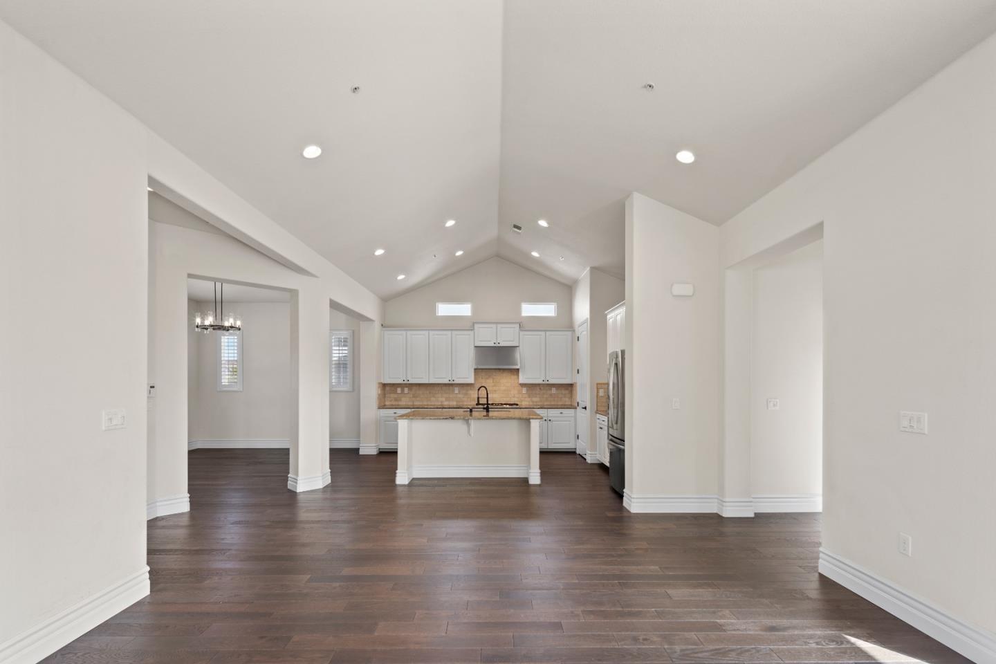 18402 Mcclellan CIR