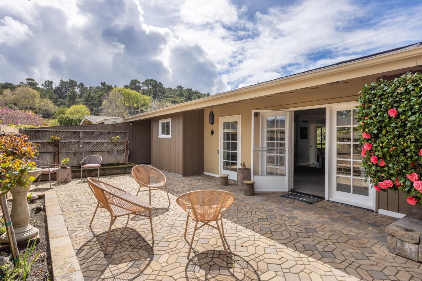 182 Hacienda, CARMEL, CA 93923