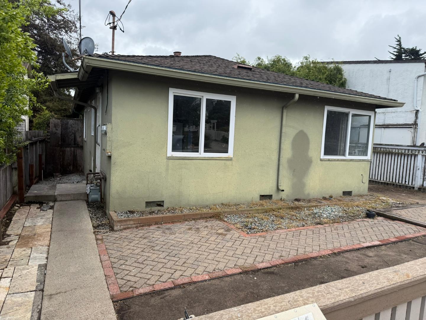 421 Garden AVE