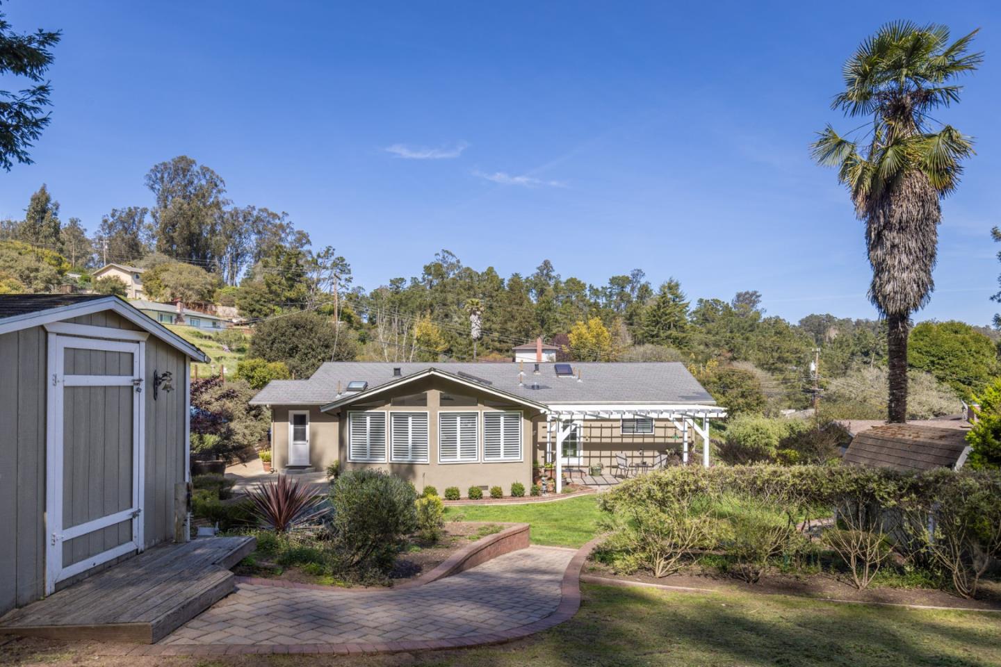 6960 Lakeview Drive