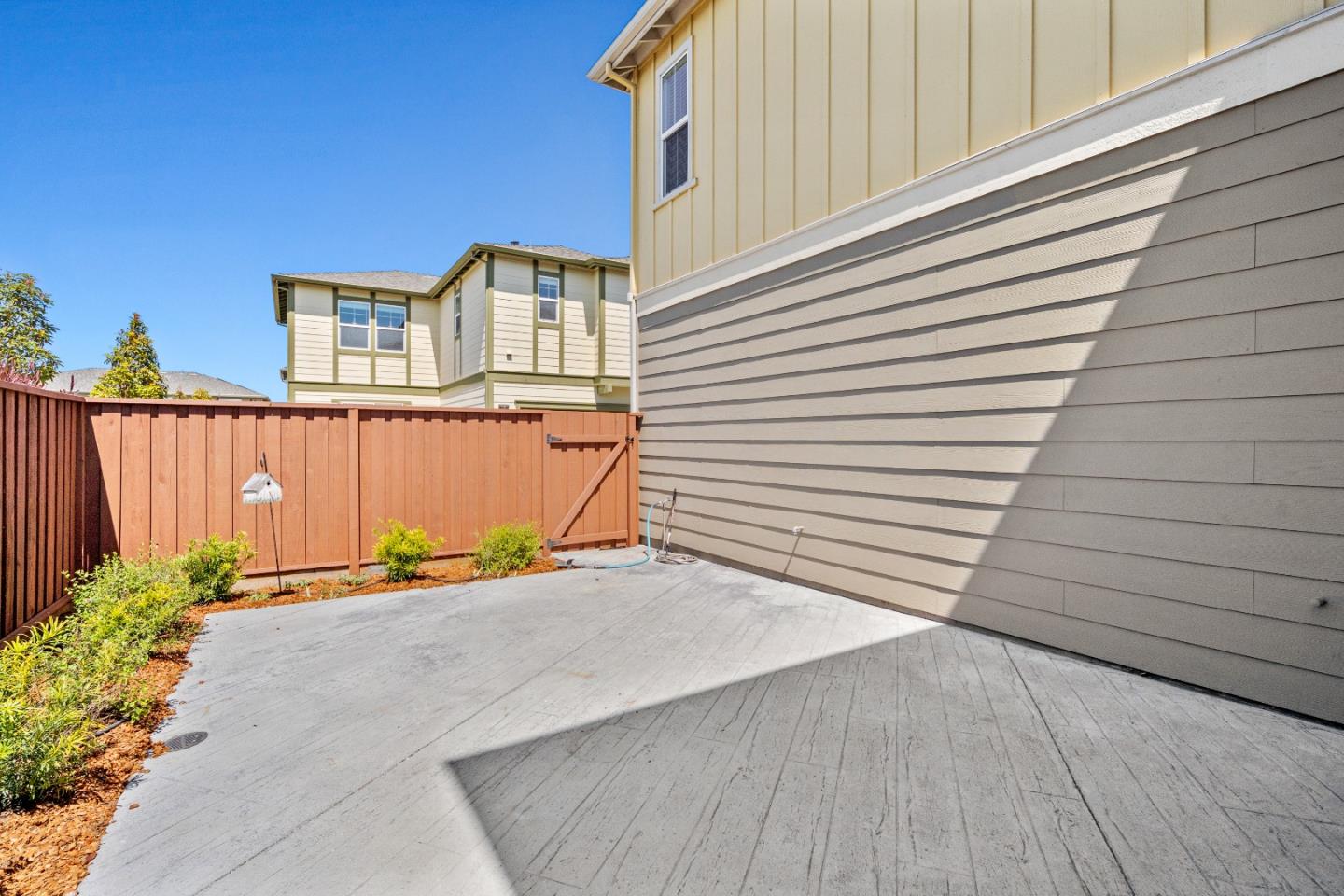 2602 Bluewater CT