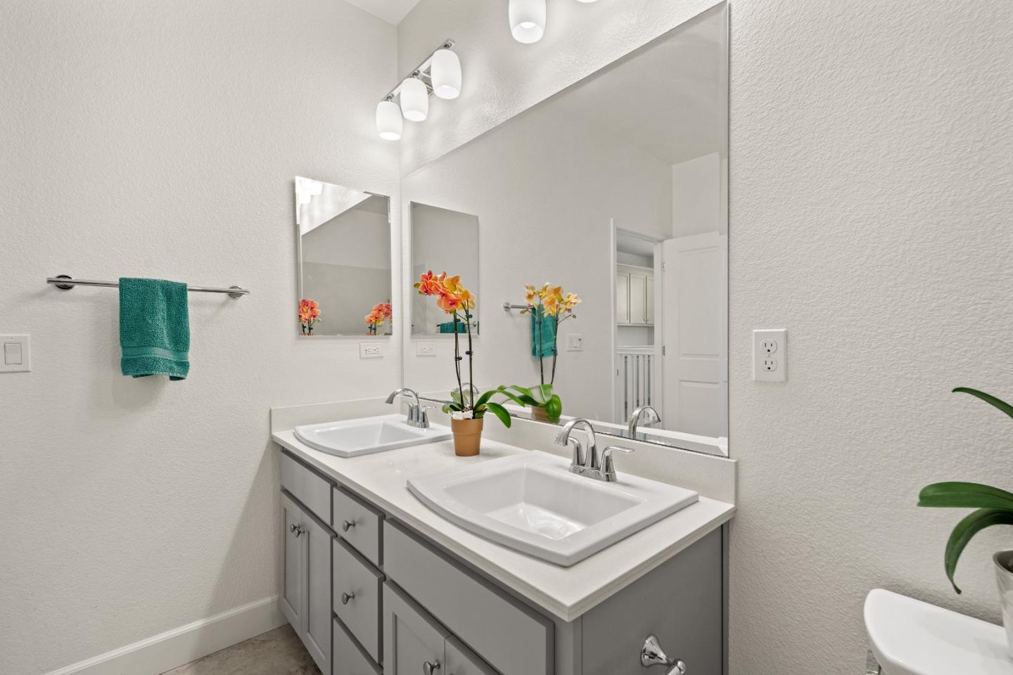 2602 Bluewater CT