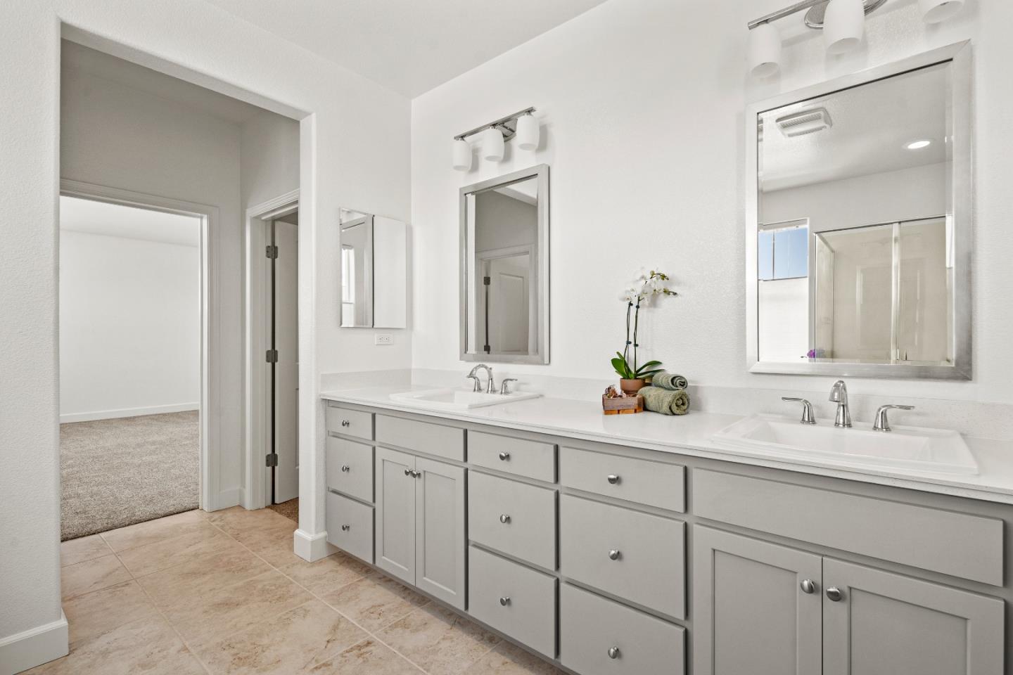 2602 Bluewater CT