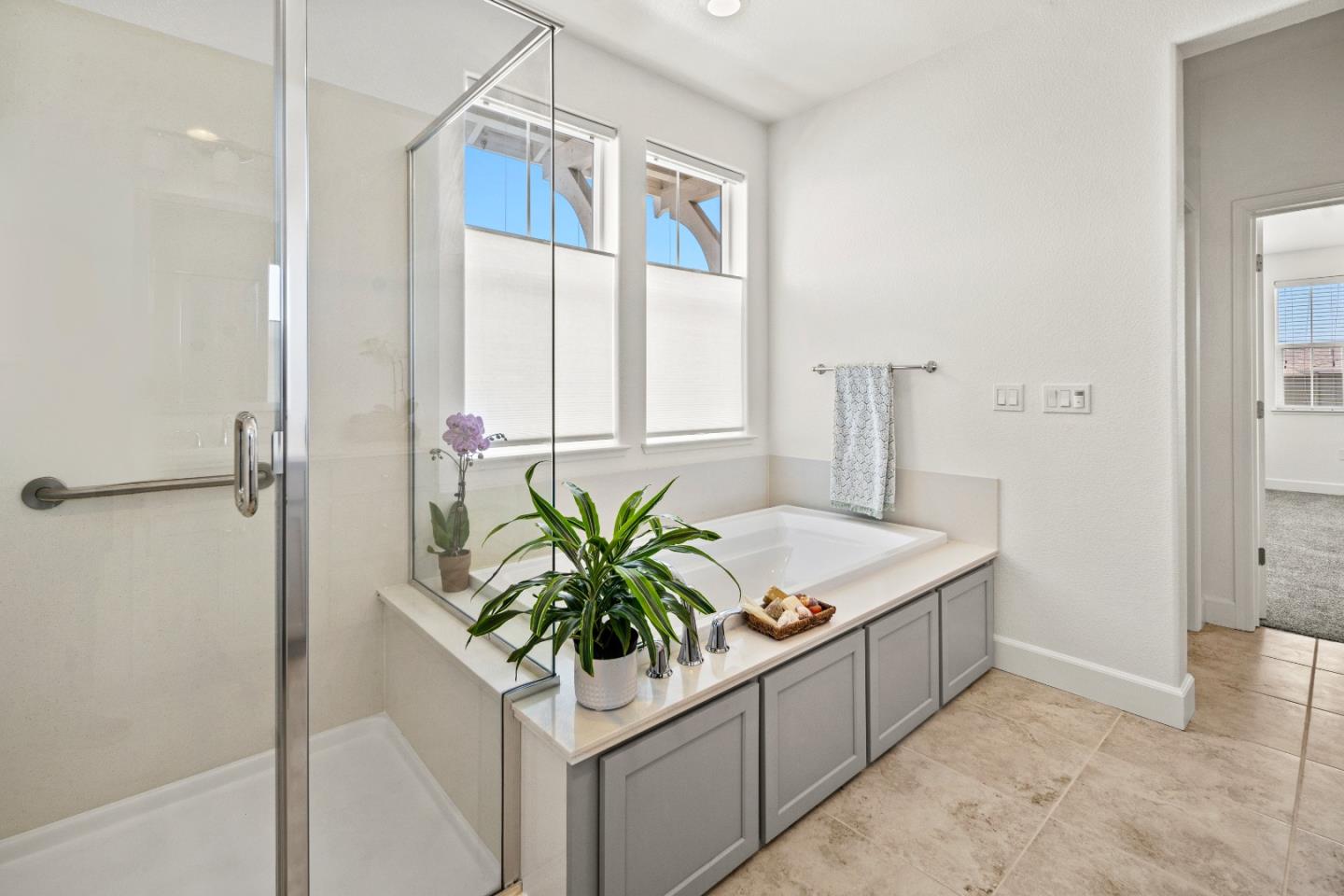 2602 Bluewater CT