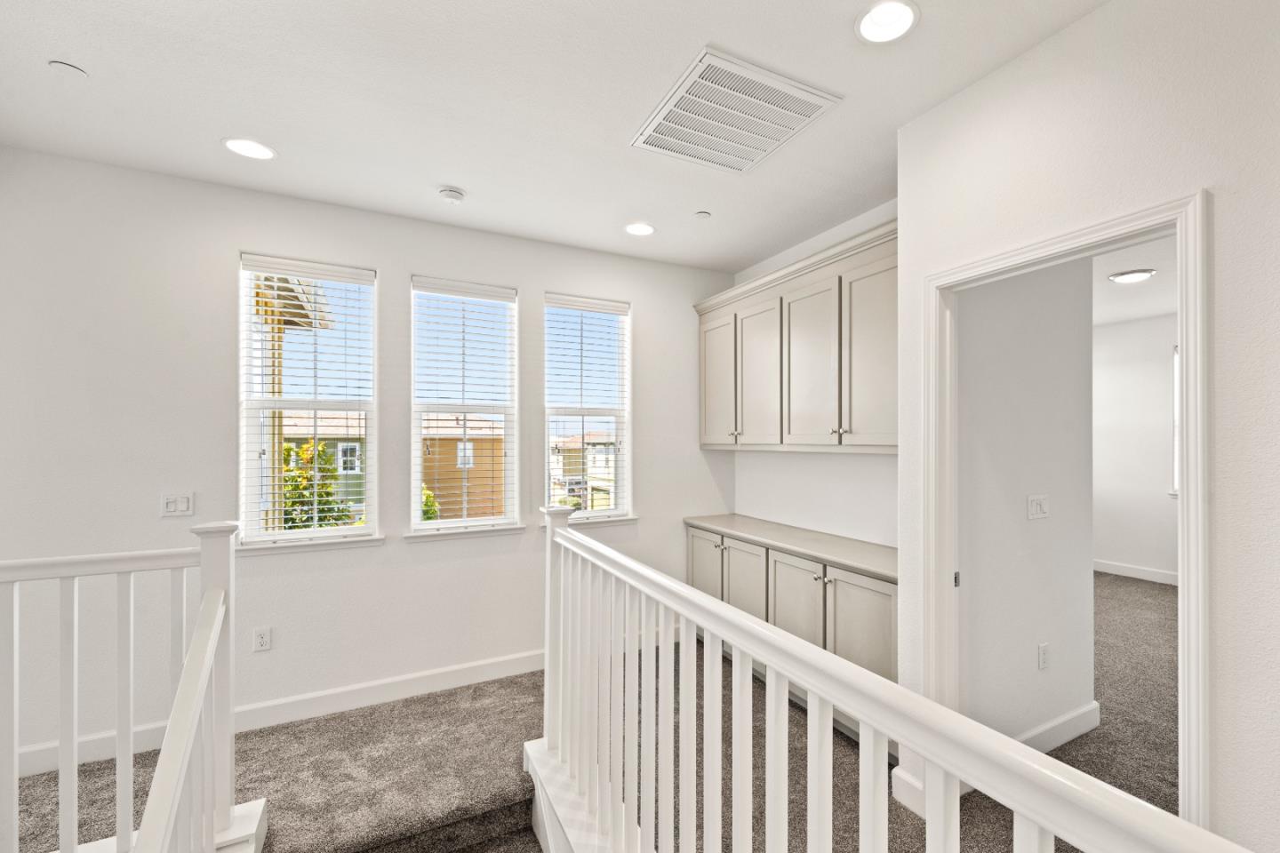2602 Bluewater CT