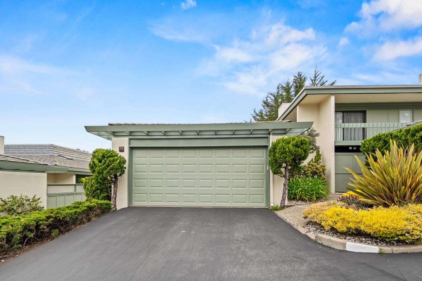 95 High Meadow LN