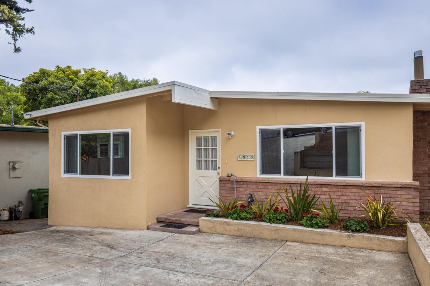 1030 Hillside Avenue, PACIFIC GROVE, CA 93950