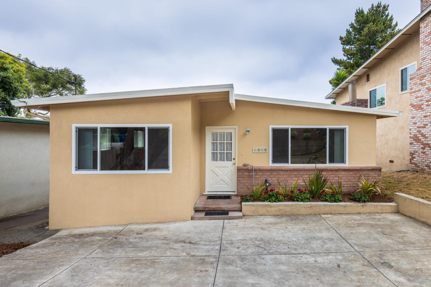1030 Hillside Avenue, PACIFIC GROVE, CA 93950