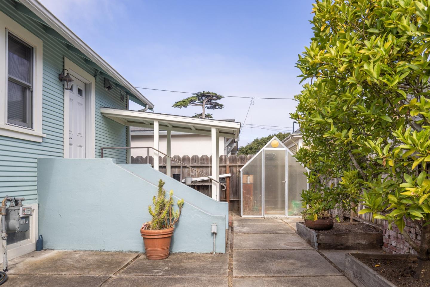 724 Pine Avenue, PACIFIC GROVE, CA 93950