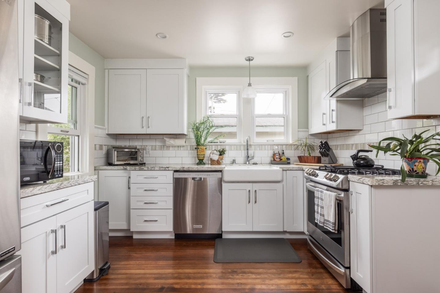 724 Pine Avenue, PACIFIC GROVE, CA 93950