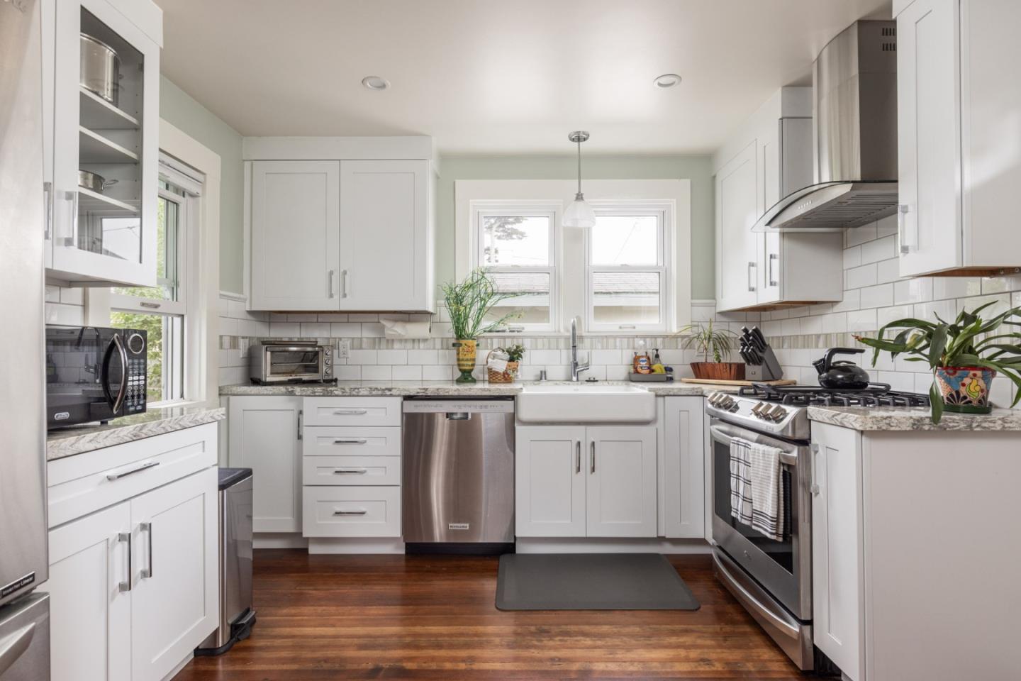 724 Pine Avenue, PACIFIC GROVE, CA 93950