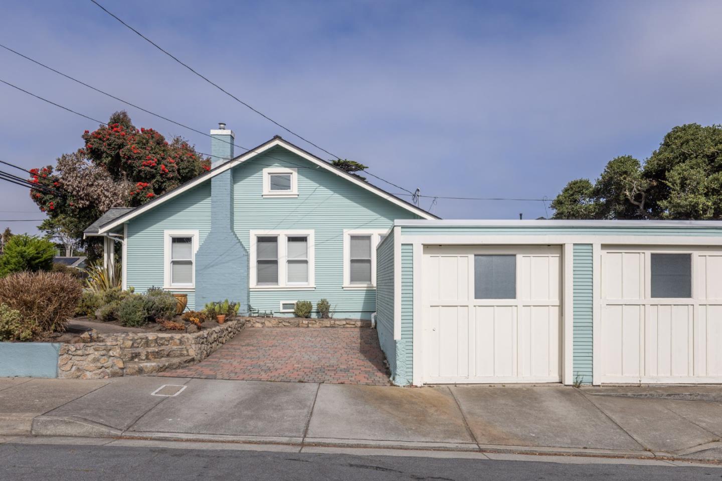 724 Pine Avenue, PACIFIC GROVE, CA 93950