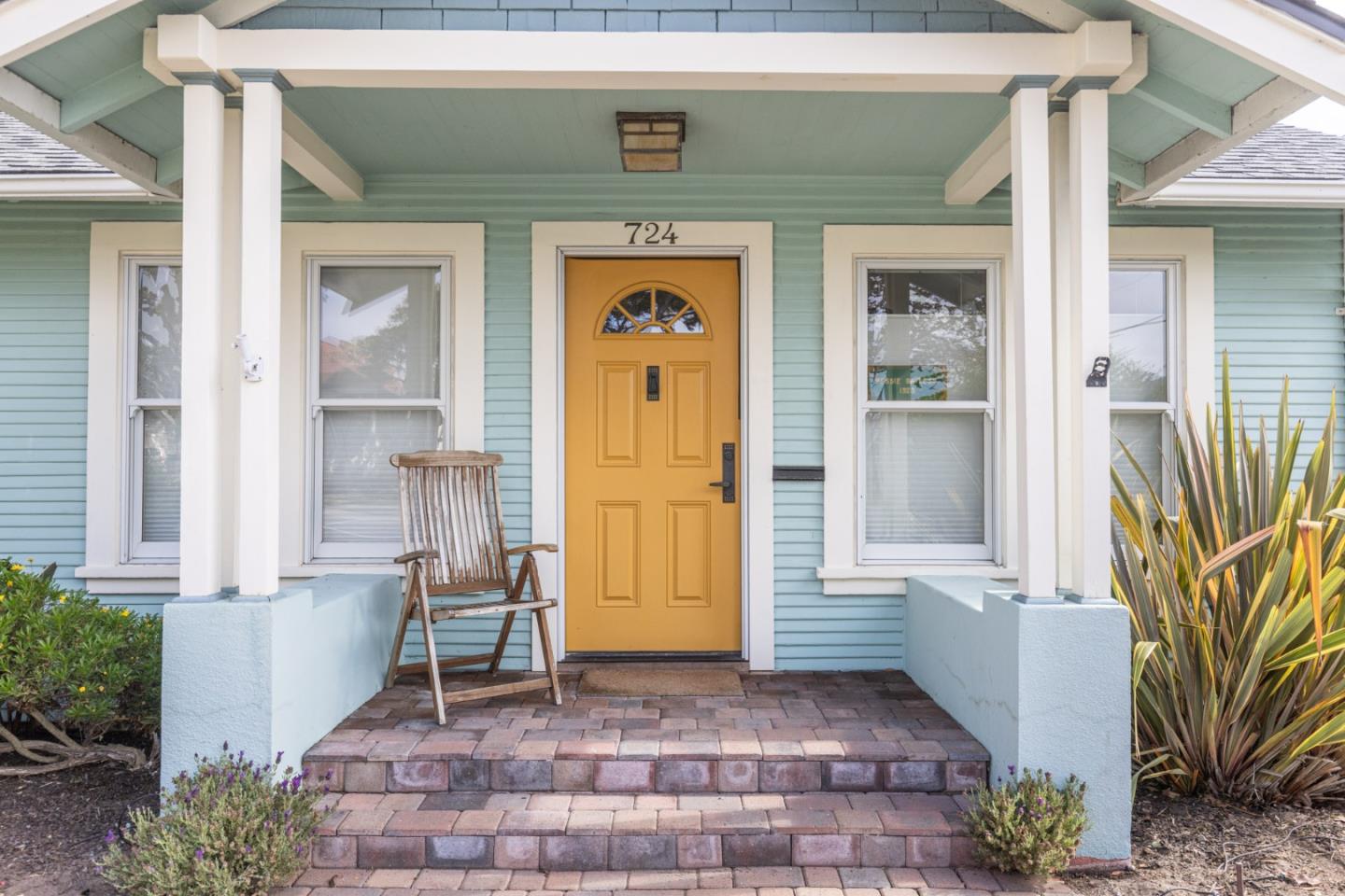 724 Pine Avenue, PACIFIC GROVE, CA 93950