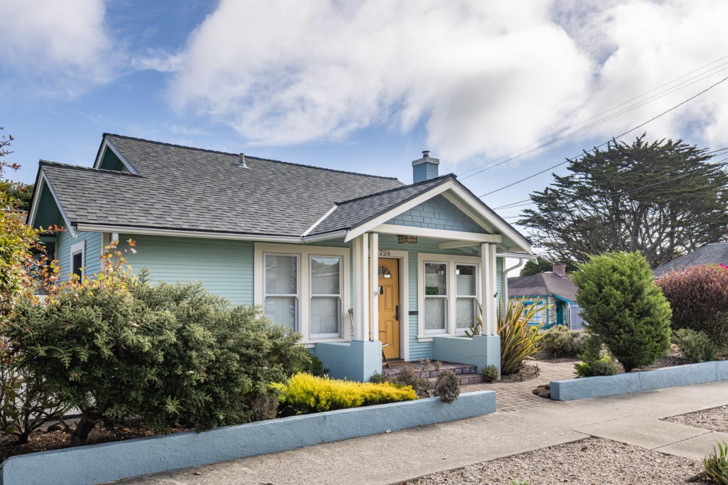 724 Pine Avenue, PACIFIC GROVE, CA 93950