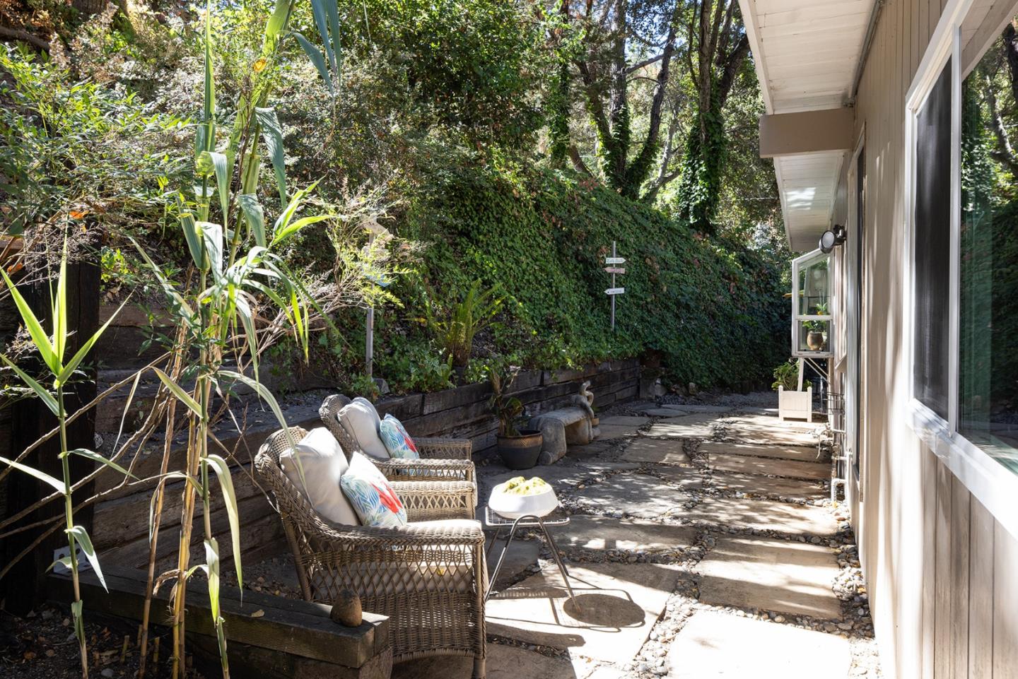 32 Southbank Road