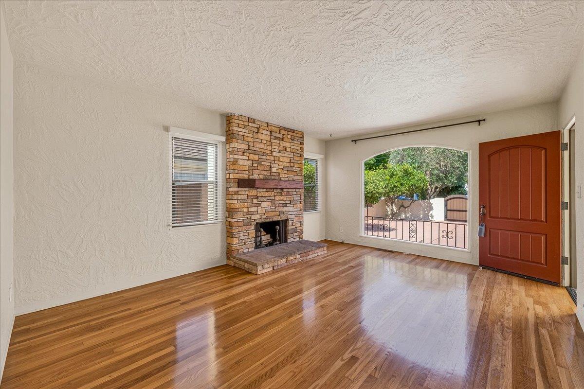 26 Willow ST