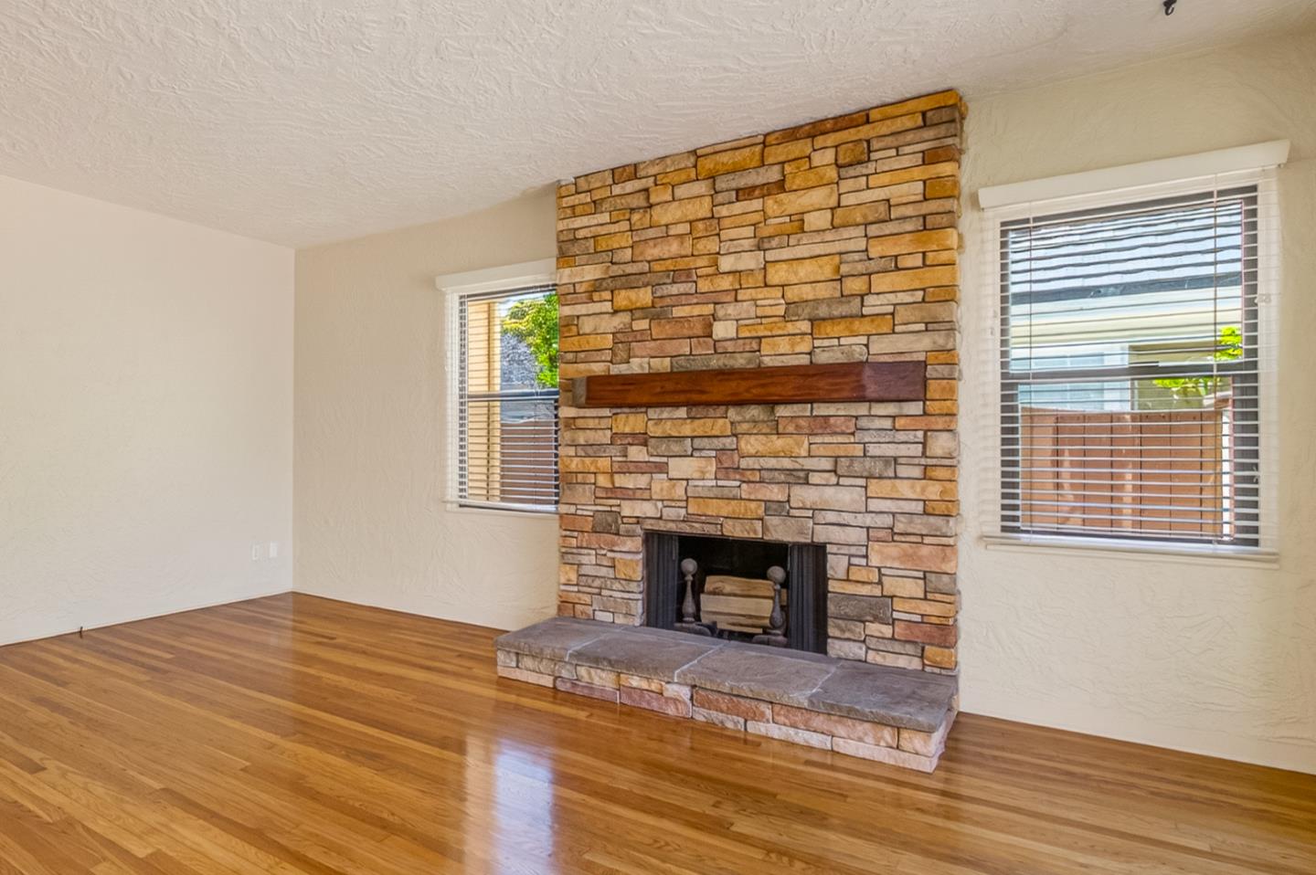 26 Willow ST