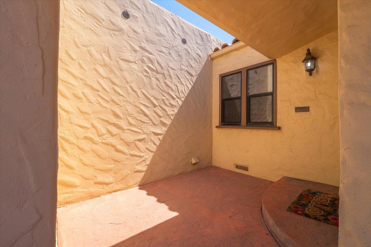 26 Willow ST