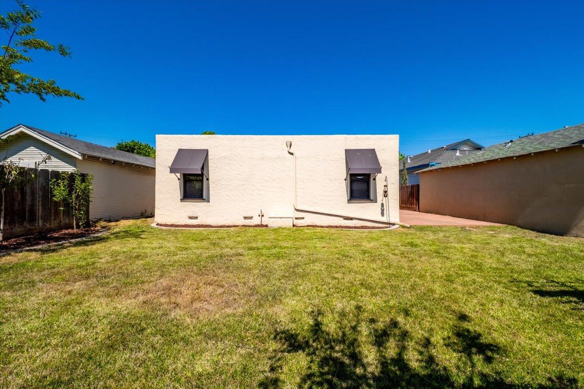 26 Willow ST