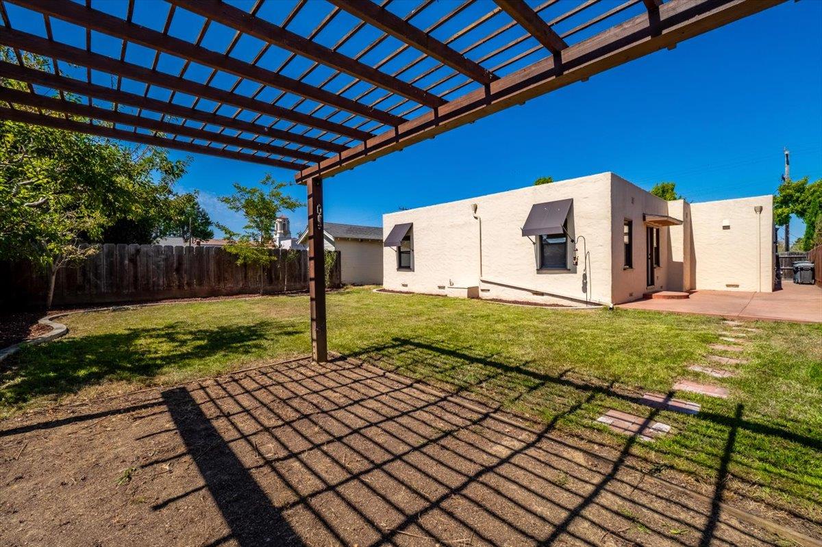 26 Willow ST