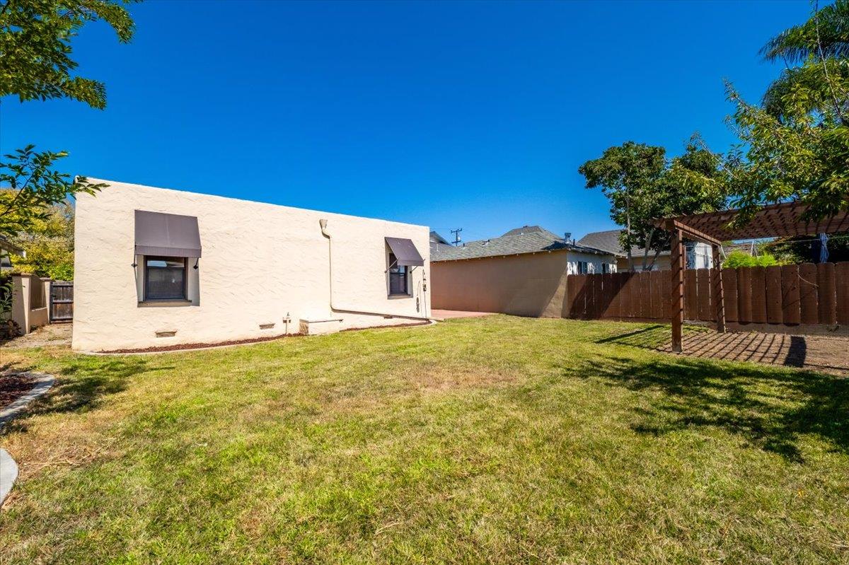 26 Willow ST