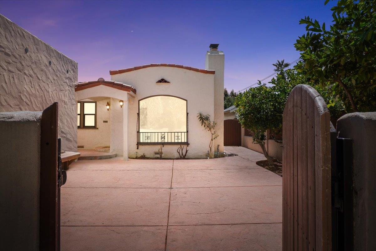 26 Willow ST