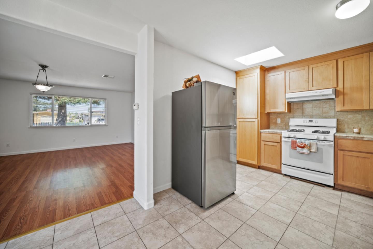 548 Hannon AVE