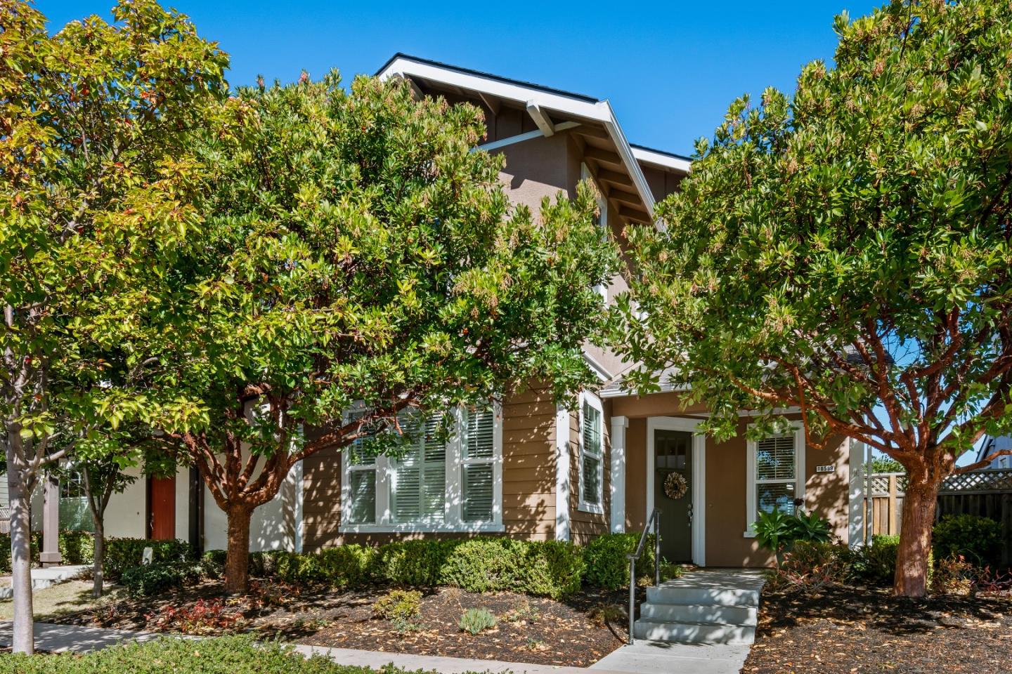 18599 McClellan CIR