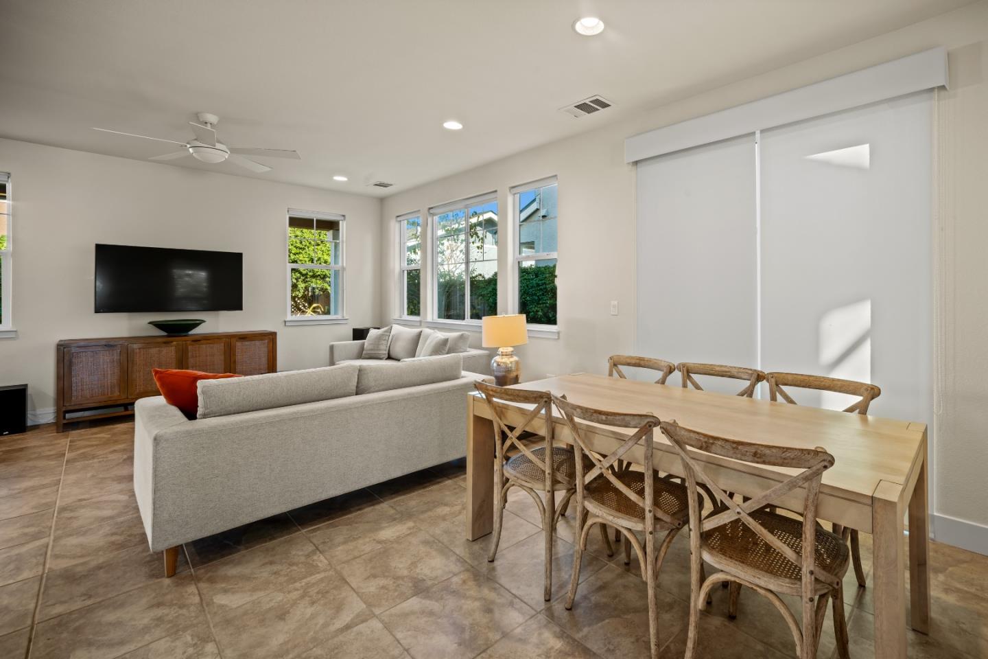 18599 McClellan CIR