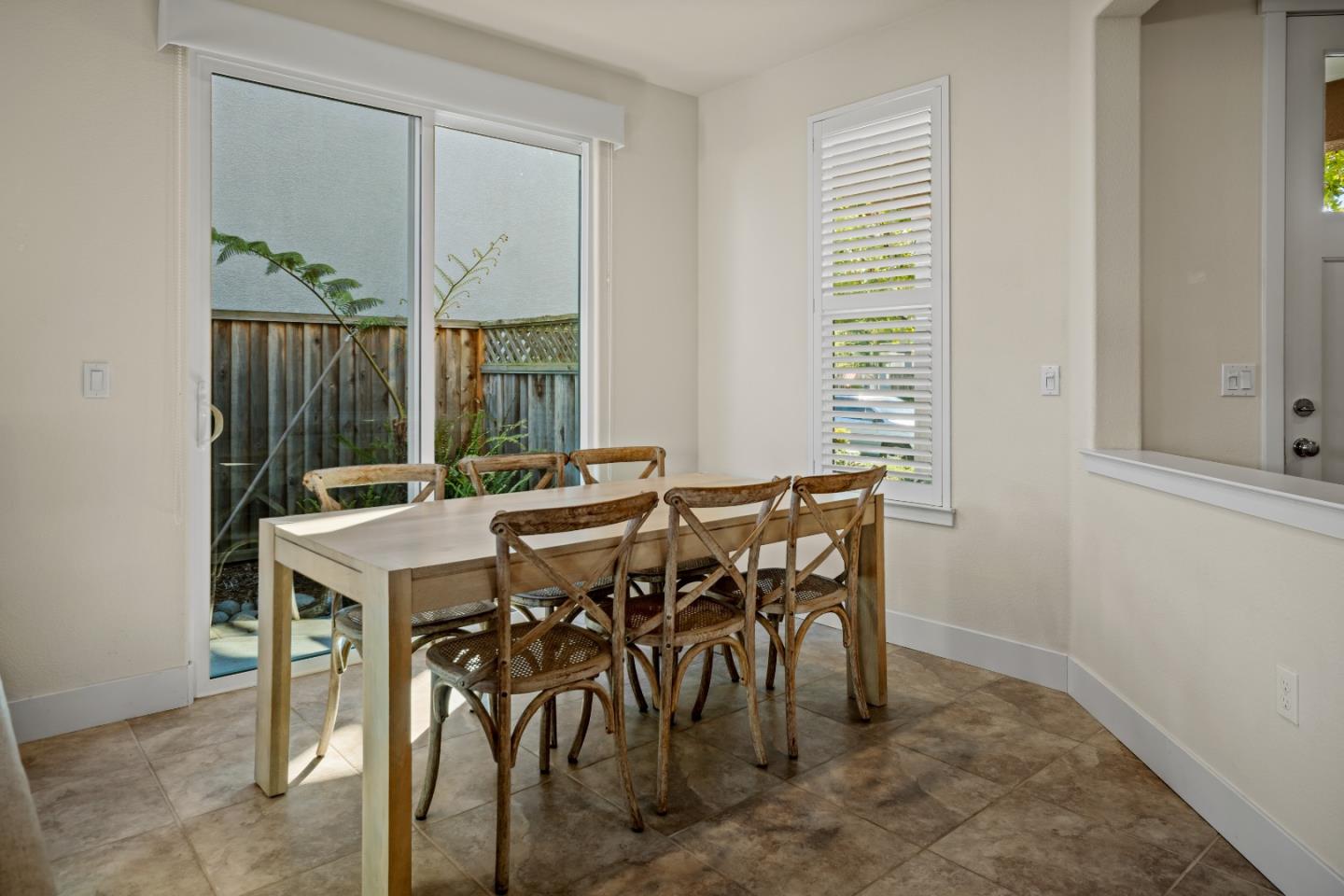 18599 McClellan CIR