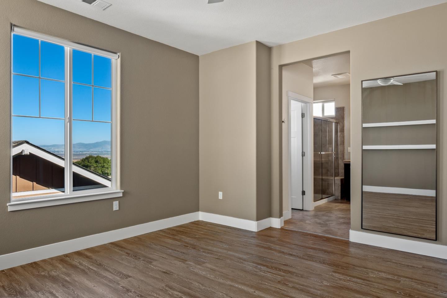 18599 McClellan CIR