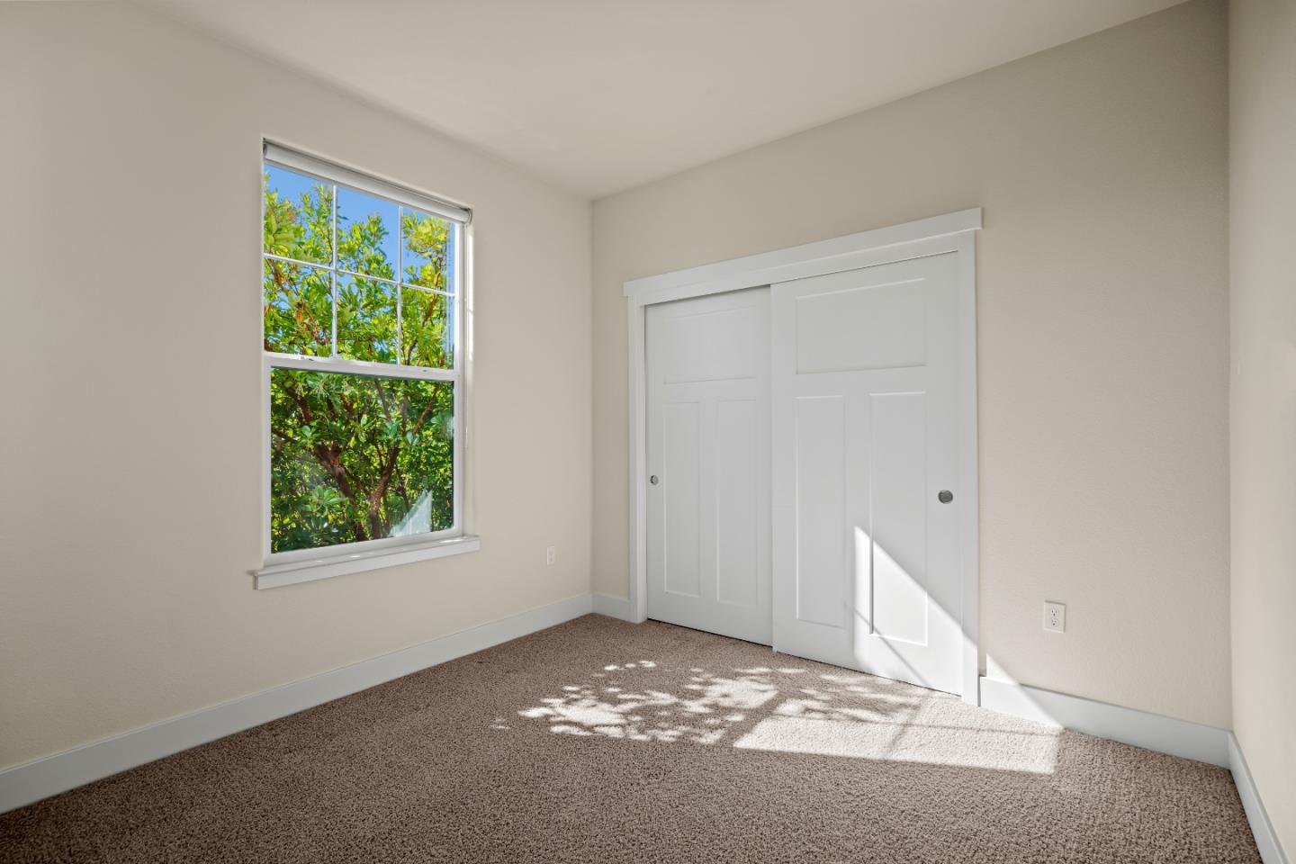 18599 McClellan CIR