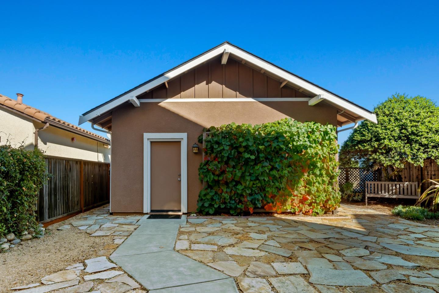 18599 McClellan CIR