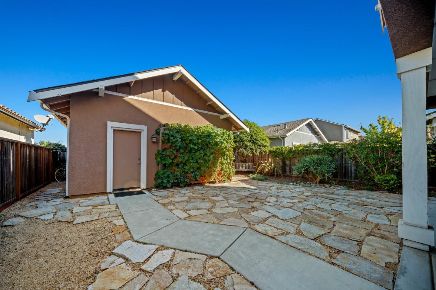18599 McClellan CIR